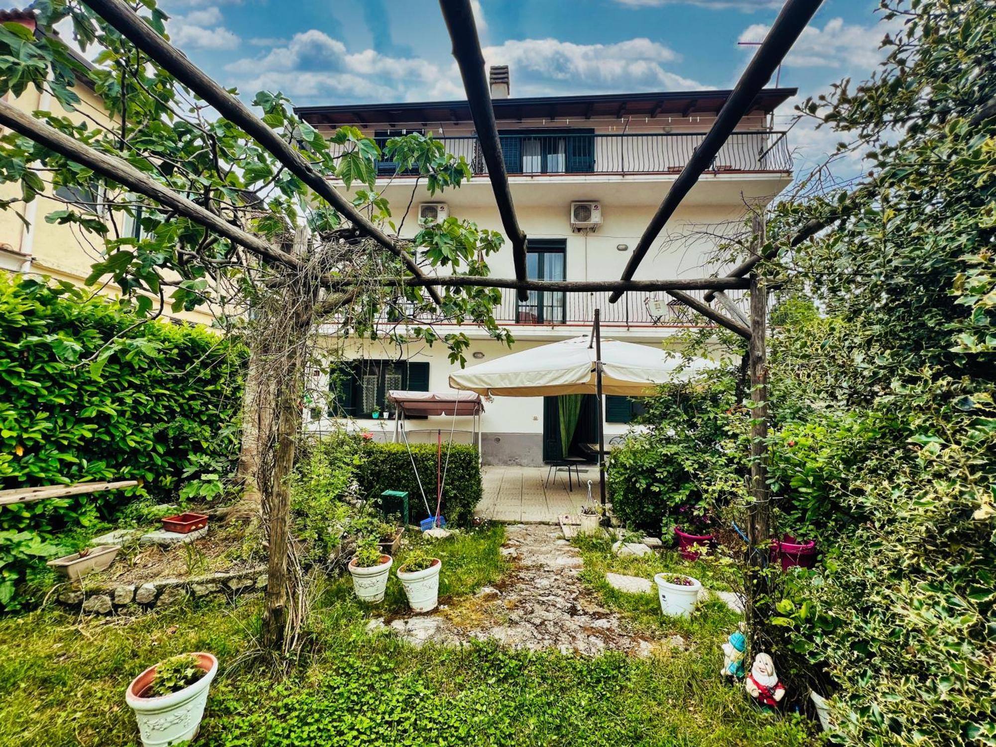 Apartament House Rene Agerola Zewnętrze zdjęcie